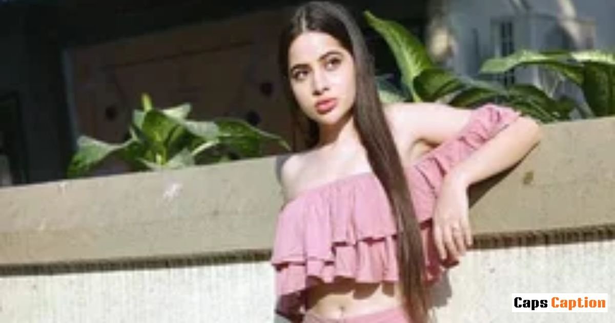 Urfi Javed Height in Feet